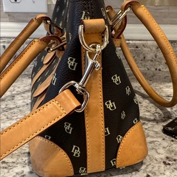 Dooney & Bourke satchel handbag with eye glasses case & ID holder - Picture 6 of 9